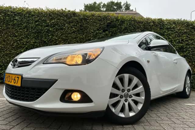 Opel Astra (2014) thumbnail 5