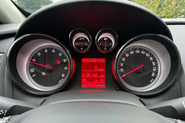 Opel Astra (2014) thumbnail 6