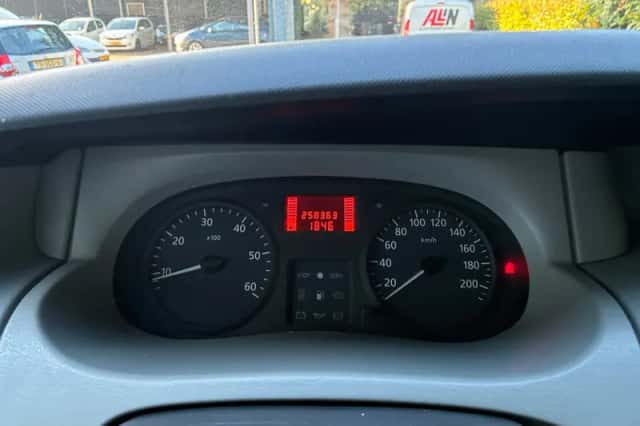 Nissan Primastar (2005) thumbnail 6