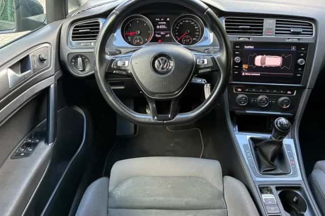 Volkswagen Golf (2018) thumbnail 4