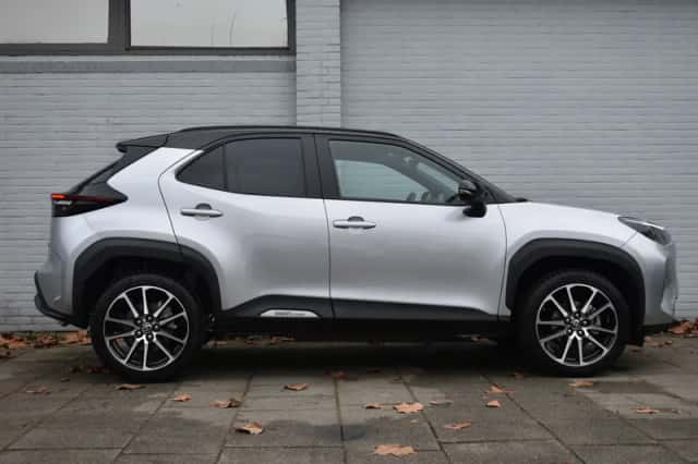 Toyota Yaris Cross (2025) thumbnail 4