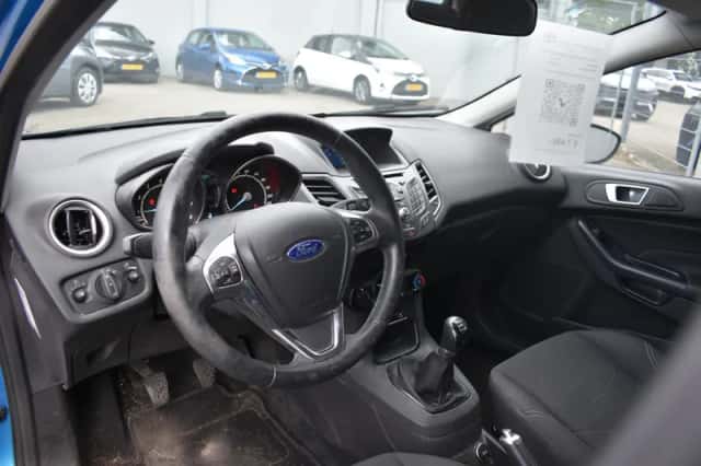 Ford Fiesta (2016) thumbnail 2