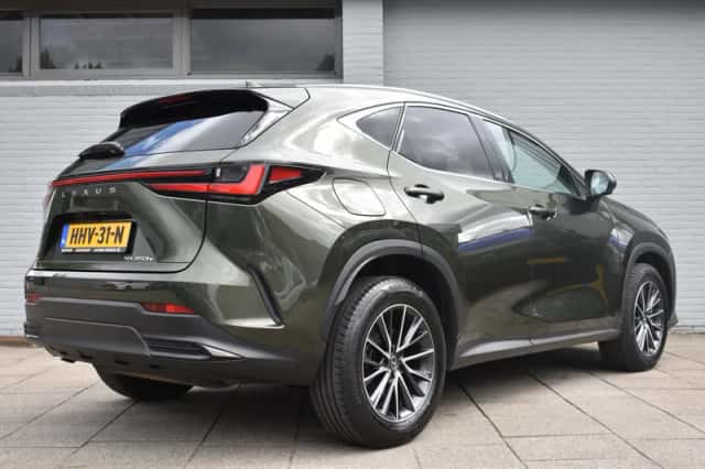 Lexus NX (2024) thumbnail 5