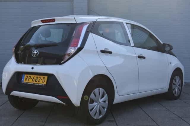 Toyota Aygo (2018) thumbnail 3