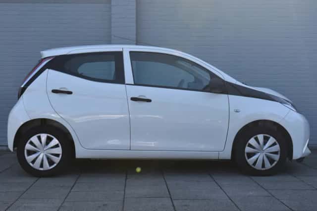 Toyota Aygo (2018) thumbnail 5