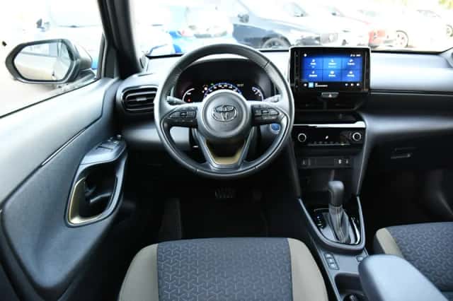 Toyota Yaris Cross (2024) thumbnail 3