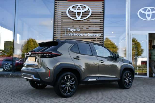 Toyota Yaris Cross (2024) thumbnail 5