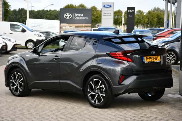Toyota C-HR (2021) thumbnail 5