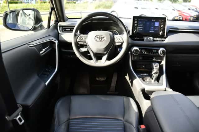 Toyota RAV4 (2019) thumbnail 2