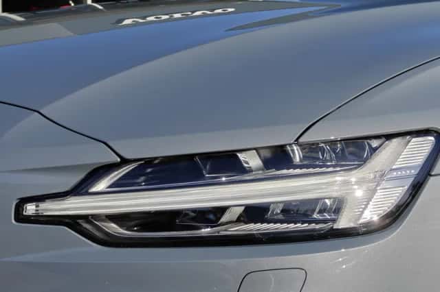 Volvo V60 (2024) thumbnail 3
