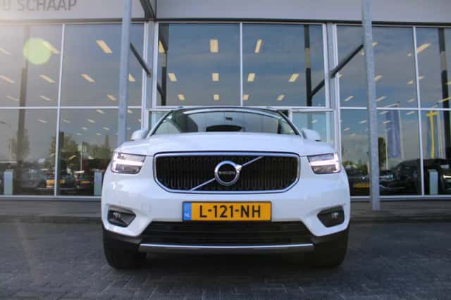 Volvo XC40 (2021) thumbnail 4
