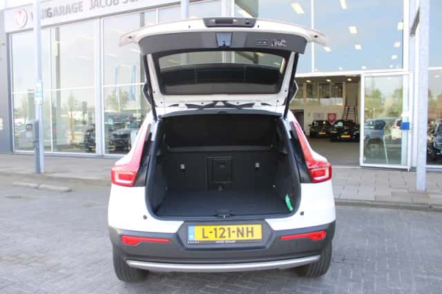 Volvo XC40 (2021) thumbnail 6