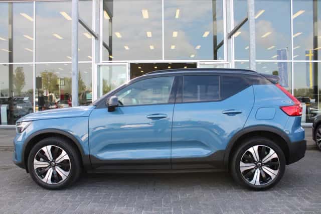 Volvo XC40 (2022) thumbnail 2