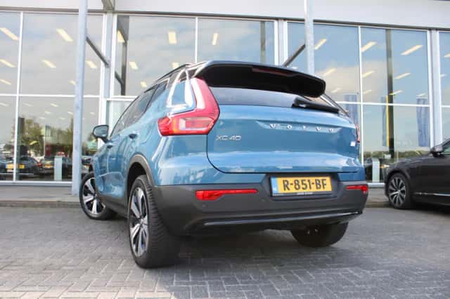 Volvo XC40 (2022) thumbnail 3