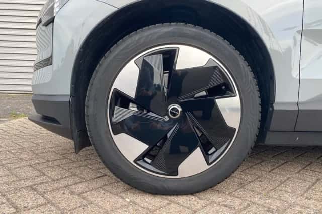 Volvo EX30 (2025) thumbnail 6