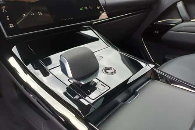Land Rover Range Rover Sport (2026) thumbnail 3