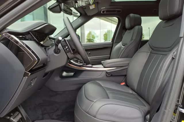 Land Rover Range Rover Sport (2026) thumbnail 6