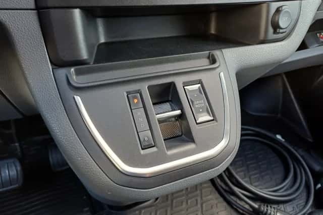 Opel Vivaro-e (2021) thumbnail 3