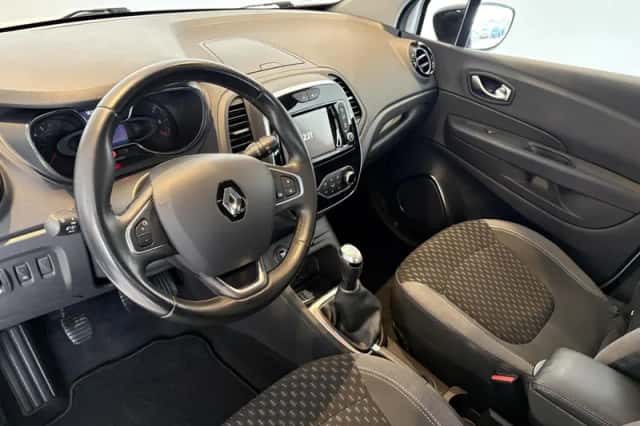 Renault Captur (2019) thumbnail 3