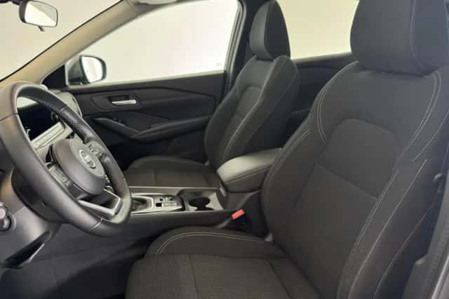 Nissan Qashqai (2021) thumbnail 3