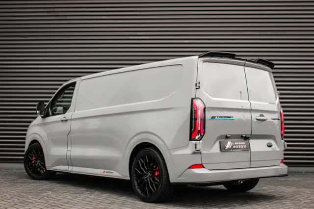 Ford E-Transit (2025) thumbnail 4