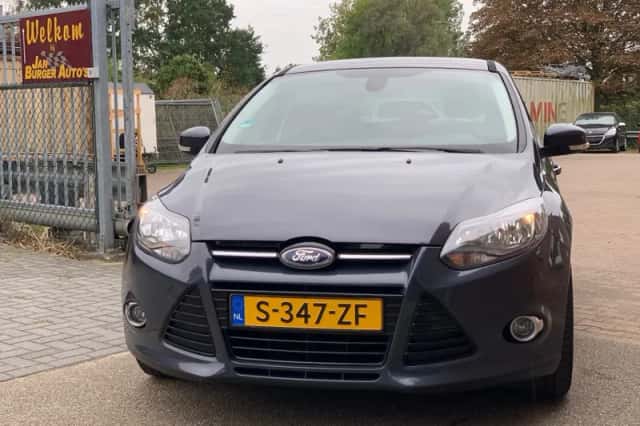 Ford Focus (2013) thumbnail 2