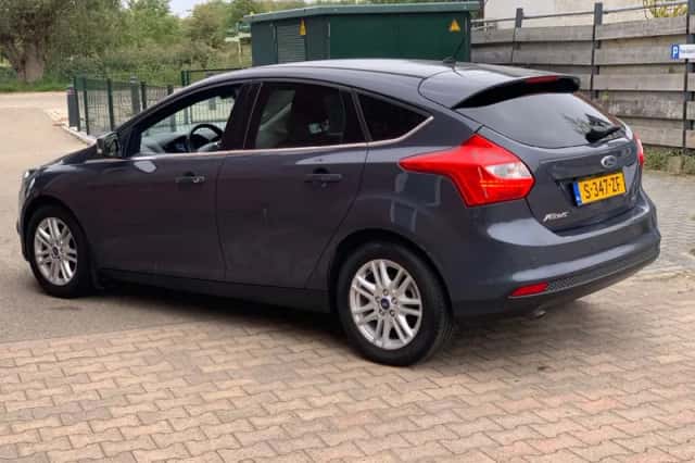 Ford Focus (2013) thumbnail 3