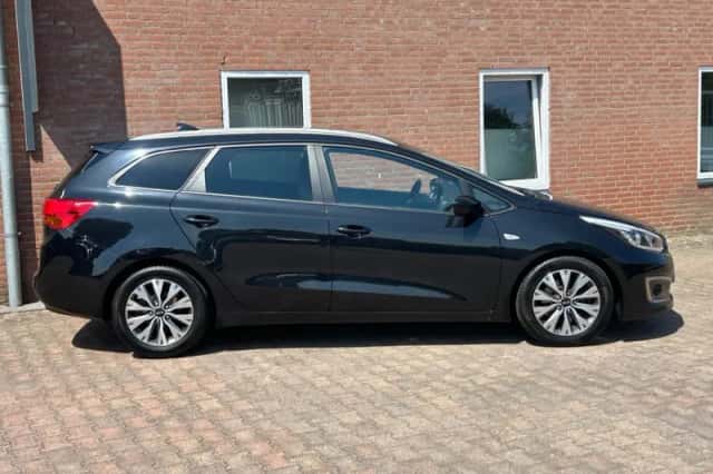 Kia Ceed (2018) thumbnail 3