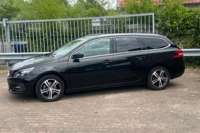 Peugeot 308 (2021) thumbnail 2