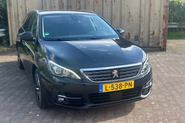 Peugeot 308 (2021) thumbnail 3