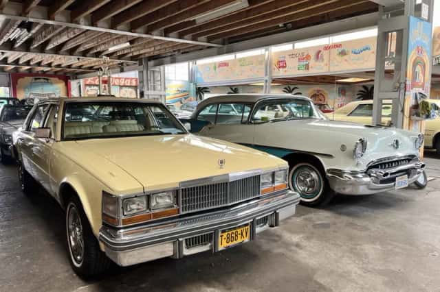Cadillac Seville (1978) thumbnail 2