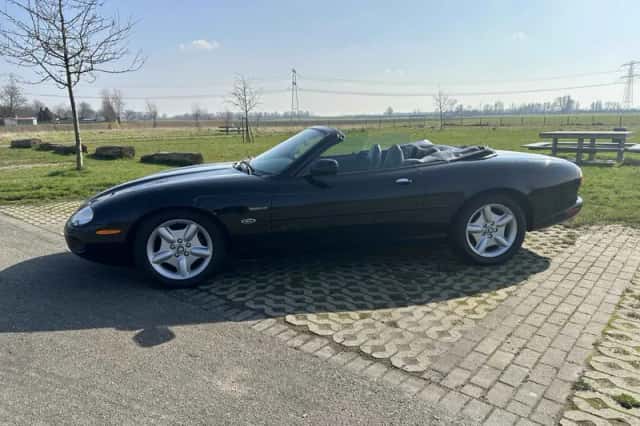 Jaguar XK8 (1998) thumbnail 5