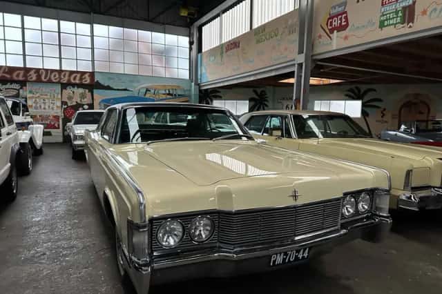 Lincoln Continental (1968) thumbnail 3