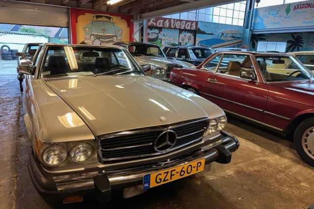 Mercedes-Benz SL-Klasse (1987) thumbnail 2