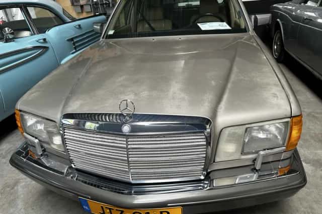 Mercedes-Benz S-Klasse (1989) thumbnail 1