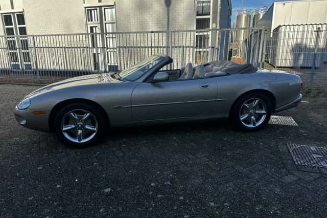 Jaguar XK8 (1997) thumbnail 5