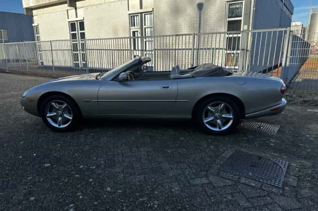 Jaguar XK8 (1997) thumbnail 6