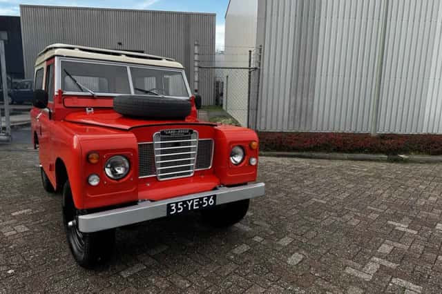 Land Rover 88 (1977) thumbnail 3