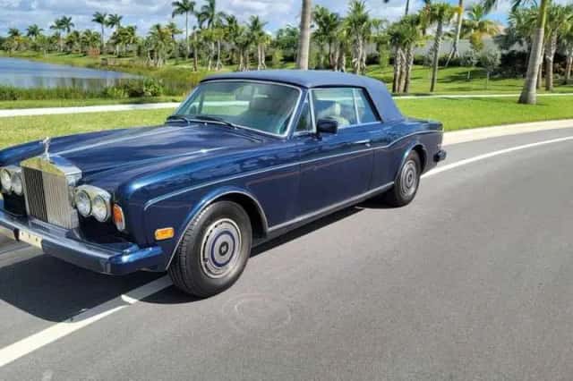 Rolls-Royce Corniche (1987) thumbnail 4