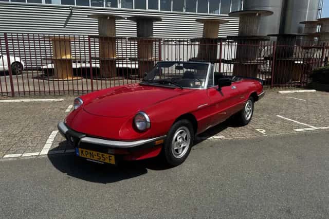 Alfa Romeo Spider (1986) thumbnail 2