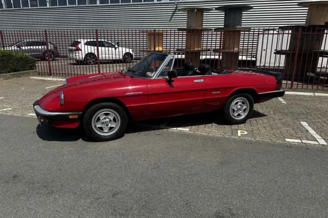 Alfa Romeo Spider (1986) thumbnail 3
