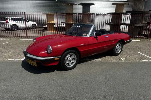 Alfa Romeo Spider (1986) thumbnail 4