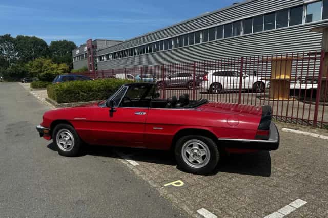 Alfa Romeo Spider (1986) thumbnail 6