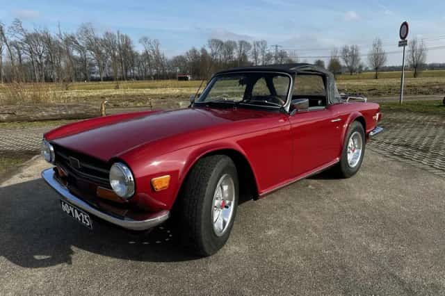 Triumph TR6 (1973) thumbnail 2