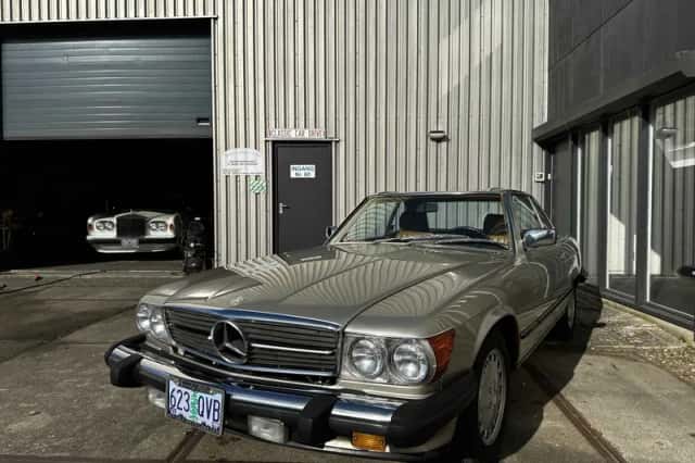 Mercedes-Benz SL-Klasse (1989) thumbnail 2