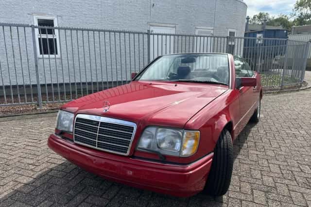 Mercedes-Benz E-Klasse (1994) thumbnail 1