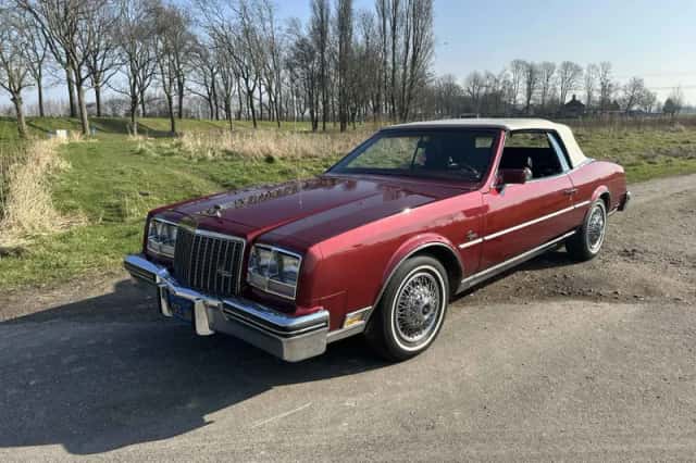 Buick Riviera (1983) thumbnail 5