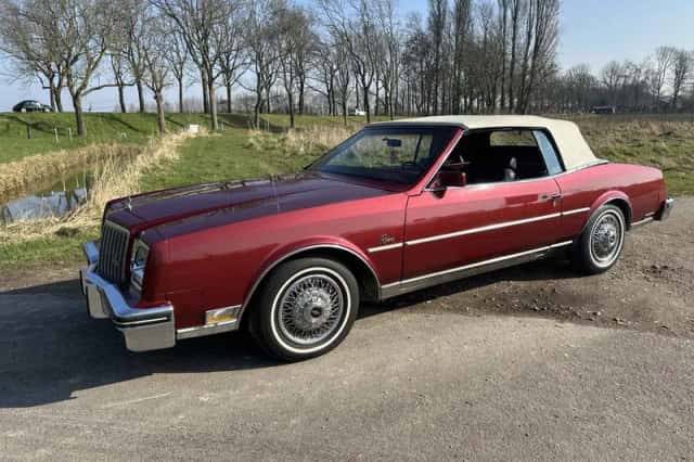 Buick Riviera (1983) thumbnail 6
