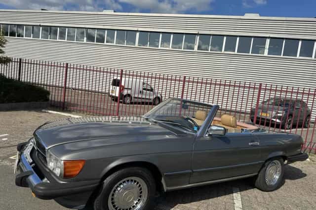 Mercedes-Benz SL-Klasse (1987) thumbnail 2