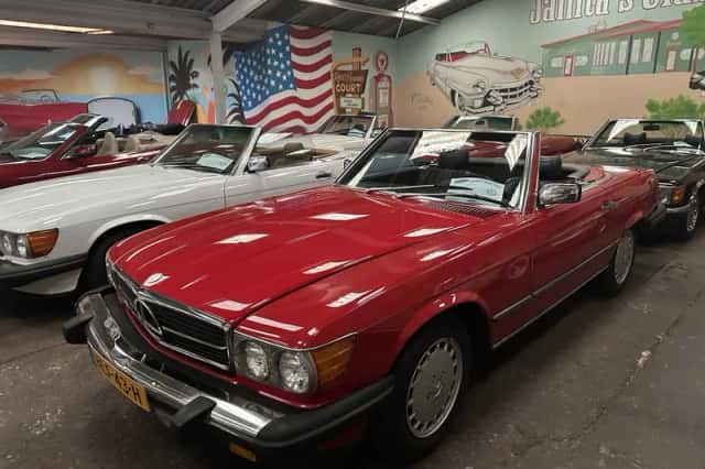 Mercedes-Benz SL-Klasse (1987) thumbnail 2